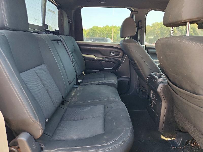 69014466 :رقم المزاد ، 1N6AA1E64JN534379 vin ، 2018 Nissan Titan مزاد بيع