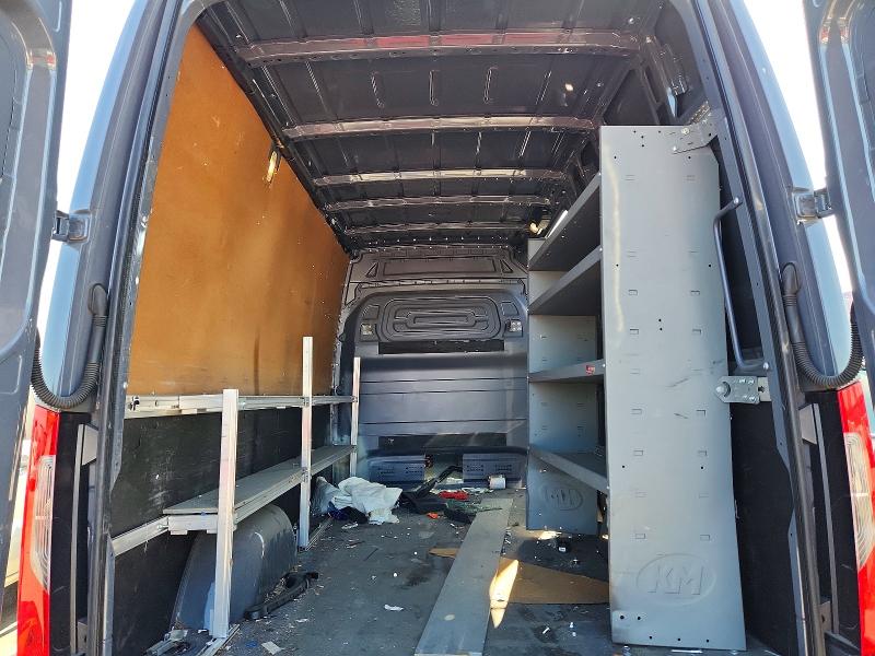 67667686 :رقم المزاد ، W1Y4DBHY5NT103783 vin ، 2022 Mercedes-benz Sprinter مزاد بيع