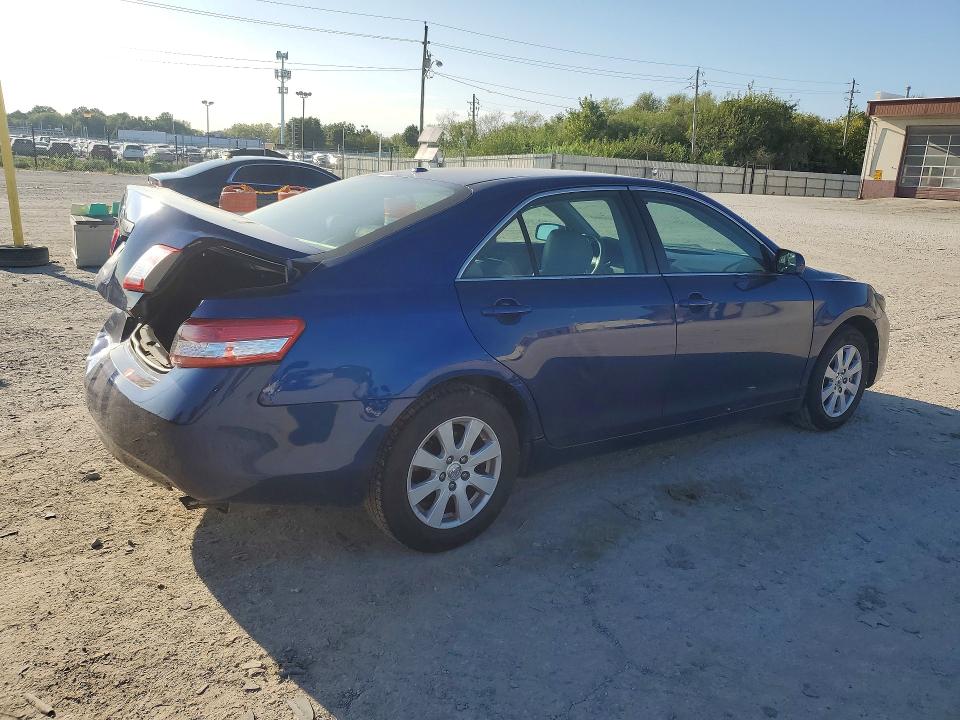 68945416 :رقم المزاد ، 4T4BF3EK1BR132328 vin ، 2011 Toyota Camry مزاد بيع