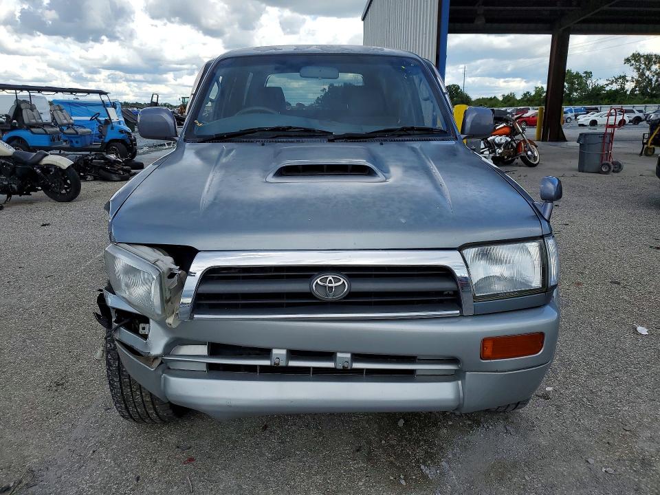 Продажа на аукционе авто 1997 Toyota Hilux S, vin: KZN1850049456, номер лота: 67268436