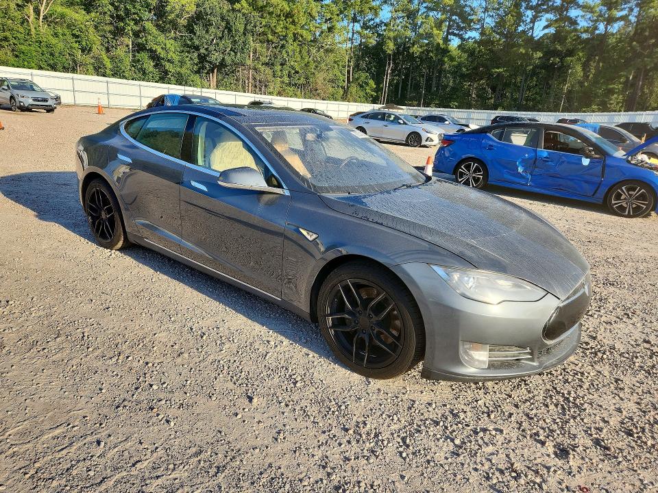 68604906 :رقم المزاد ، 5YJSA1BG7DFP03771 vin ، 2013 Tesla Model S مزاد بيع