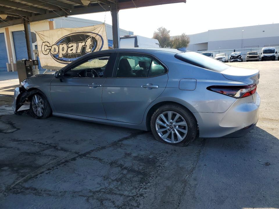 69451106 :رقم المزاد ، 4T1C11AK1PU132375 vin ، 2023 Toyota Camry مزاد بيع