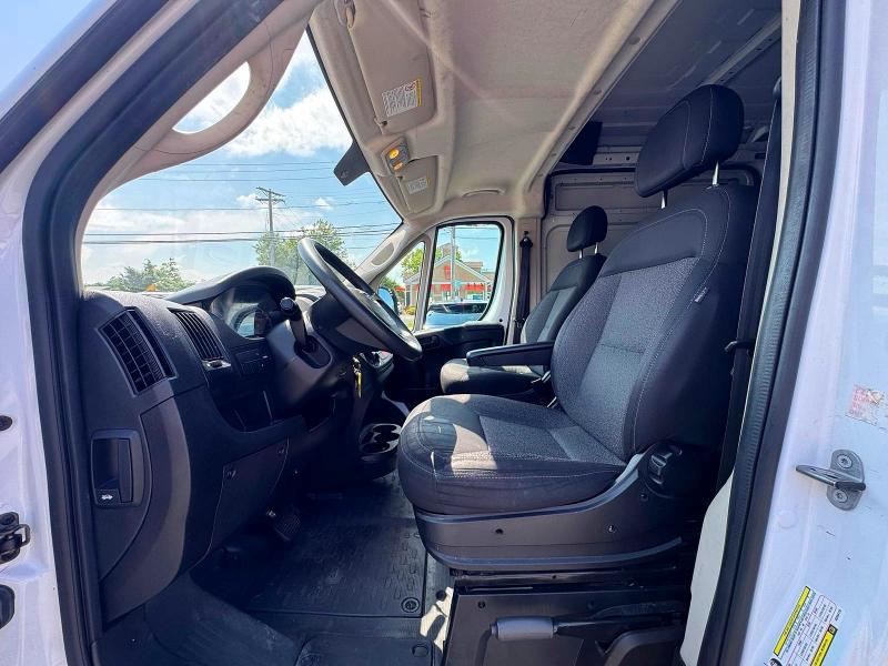 67996636 :رقم المزاد ، 3C6TRVBG7KE554115 vin ، 2019 Ram Promaster 1500 مزاد بيع