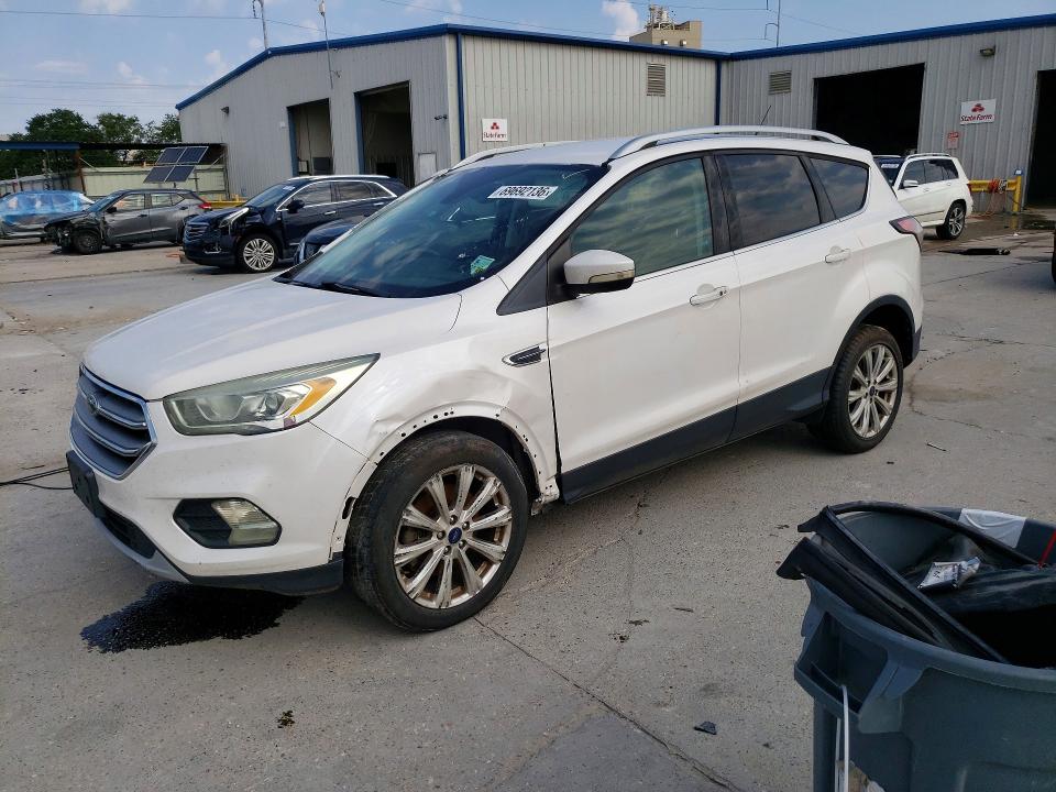 2017 Ford Escape მანქანა იყიდება აუქციონზე, vin: 1FMCU0J9XHUD40268, აუქციონის ნომერი: 69692136