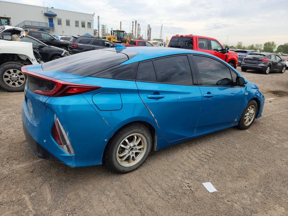 69216316 :رقم المزاد ، JTDKARFP4J3068557 vin ، 2018 Toyota Prius Prime مزاد بيع