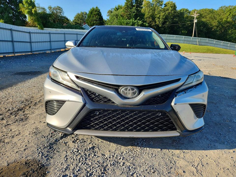 2018 Toyota Camry მანქანა იყიდება აუქციონზე, vin: 4T1B61HK8JU511562, აუქციონის ნომერი: 68920466