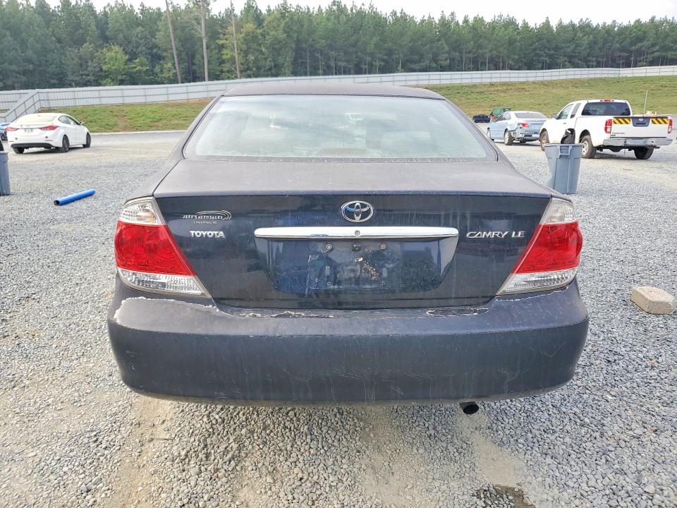 69622896 :رقم المزاد ، 4T1BE30K45U594455 vin ، 2005 Toyota Camry مزاد بيع