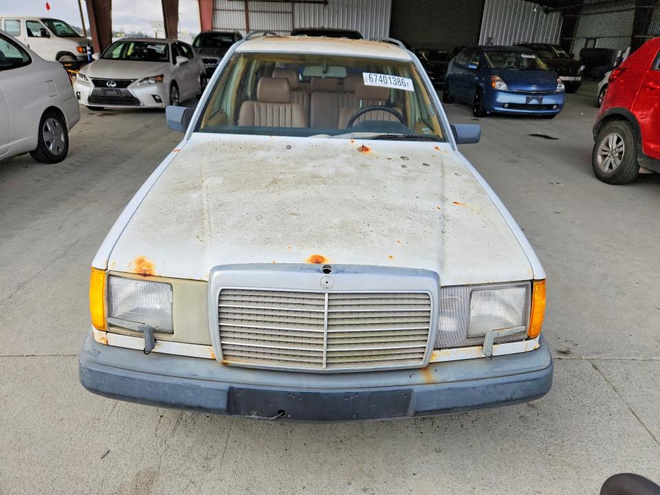 Продажа на аукционе авто 1988 Mercedes-benz 300, vin: WDBEA90D9JF081846, номер лота: 67401386