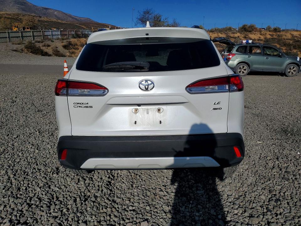 2023 Toyota Corolla Cross მანქანა იყიდება აუქციონზე, vin: 7MUBAABG3PV060857, აუქციონის ნომერი: 68696276