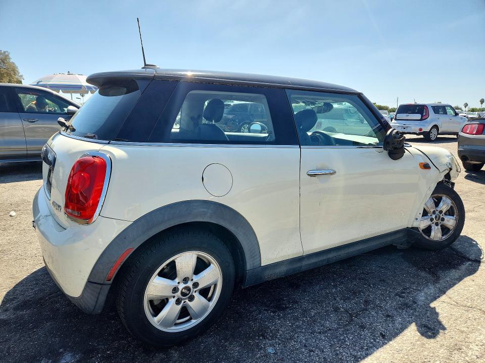 68974516 :رقم المزاد ، WMWXP5C52G2D14777 vin ، 2016 Mini Cooper مزاد بيع