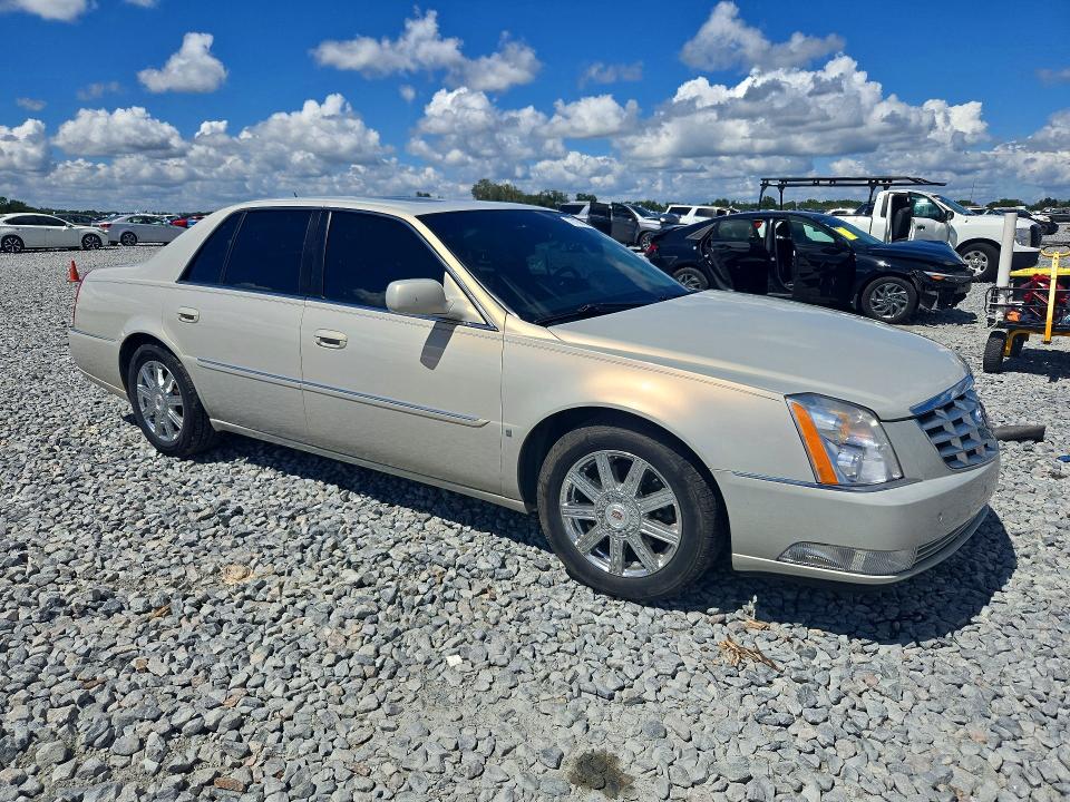 70139586 :رقم المزاد ، 1G6KD57Y67U202935 vin ، 2007 Cadillac Dts مزاد بيع