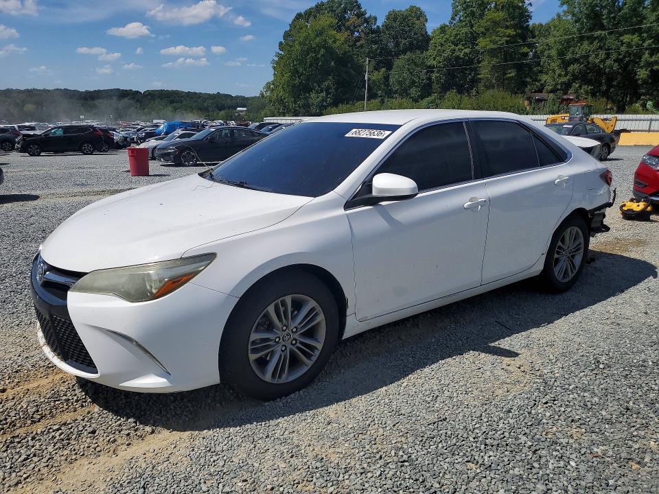 2015 Toyota Camry მანქანა იყიდება აუქციონზე, vin: 4T1BF1FK3FU086973, აუქციონის ნომერი: 68275636