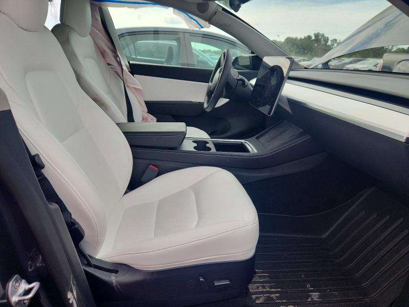 70207406 :رقم المزاد ، 7SAYGDEF1NF505012 vin ، 2022 Tesla Model Y مزاد بيع