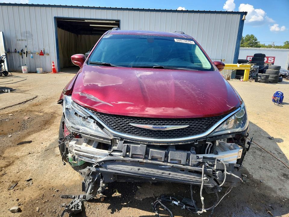 68874676 :رقم المزاد ، 2C4RC1BG4HR552231 vin ، 2017 Chrysler Pacifica مزاد بيع