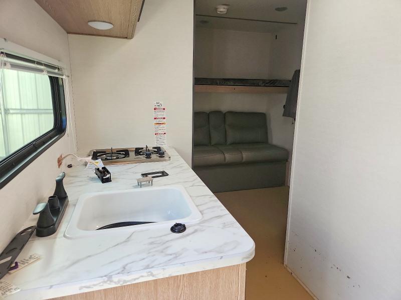 Aukcja sprzedaży 2027 Gulf Stream Travel Tra, vin: 1NL1G2117V6023955, numer aukcji: 69204096