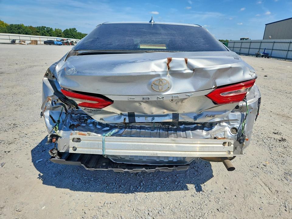 68477776 :رقم المزاد ، 4T1C11AK4LU305588 vin ، 2020 Toyota Camry مزاد بيع