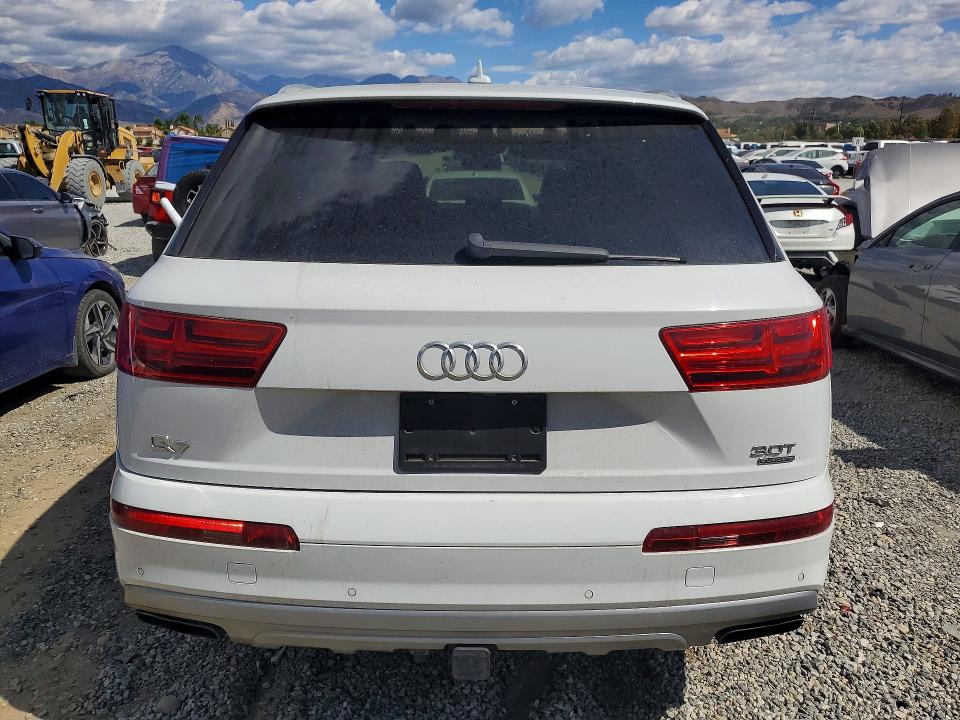 Продаж на аукціоні авто 2018 Audi Q7, vin: WA1LAAF71JD044663, номер лоту: 71070626