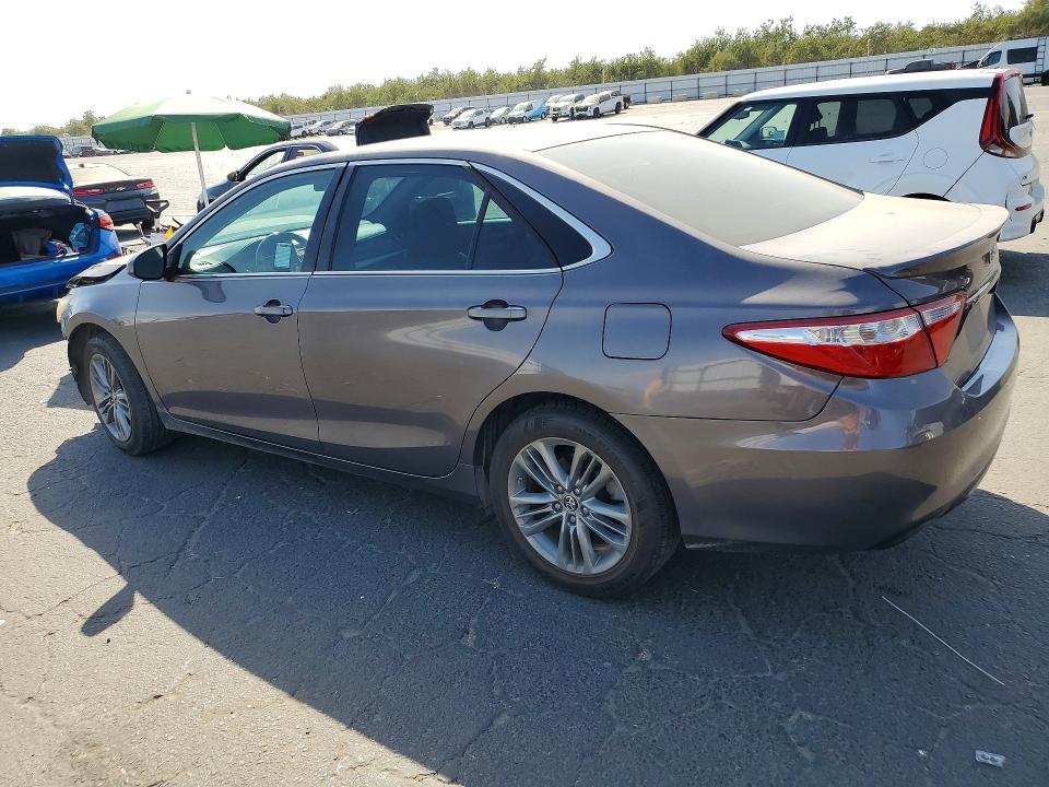 69976836 :رقم المزاد ، 4T1BF1FK3GU116555 vin ، 2016 Toyota Camry مزاد بيع