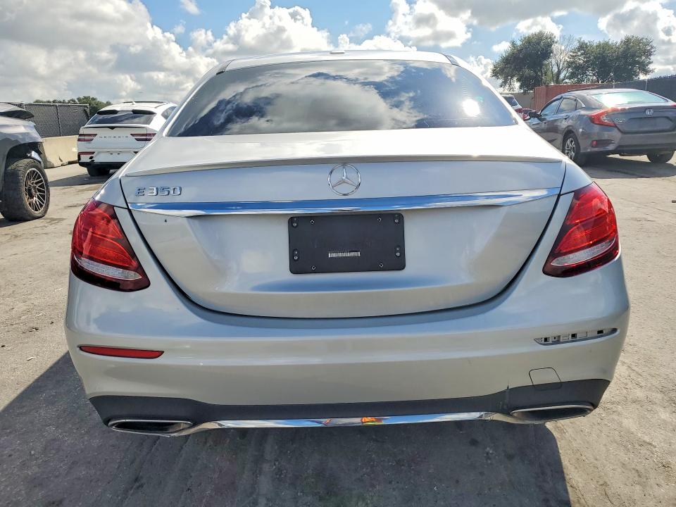 69697686 :رقم المزاد ، WDDZF8DBXLA755337 vin ، 2020 Mercedes-benz E مزاد بيع