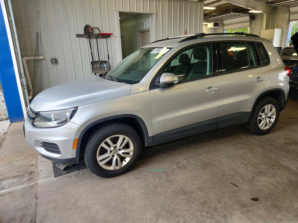 2016 Volkswagen Tiguan მანქანა იყიდება აუქციონზე, vin: WVGBV7AX0GW604486, აუქციონის ნომერი: 67802746