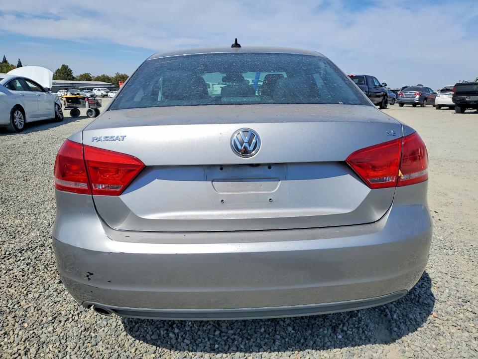 70514896 :رقم المزاد ، 1VWBP7A34EC015304 vin ، 2014 Volkswagen Passat مزاد بيع