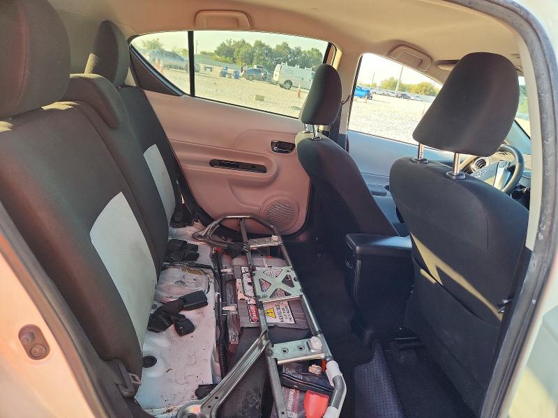 70126276 :رقم المزاد ، JTDKDTB32C1514596 vin ، 2012 Toyota Prius C مزاد بيع