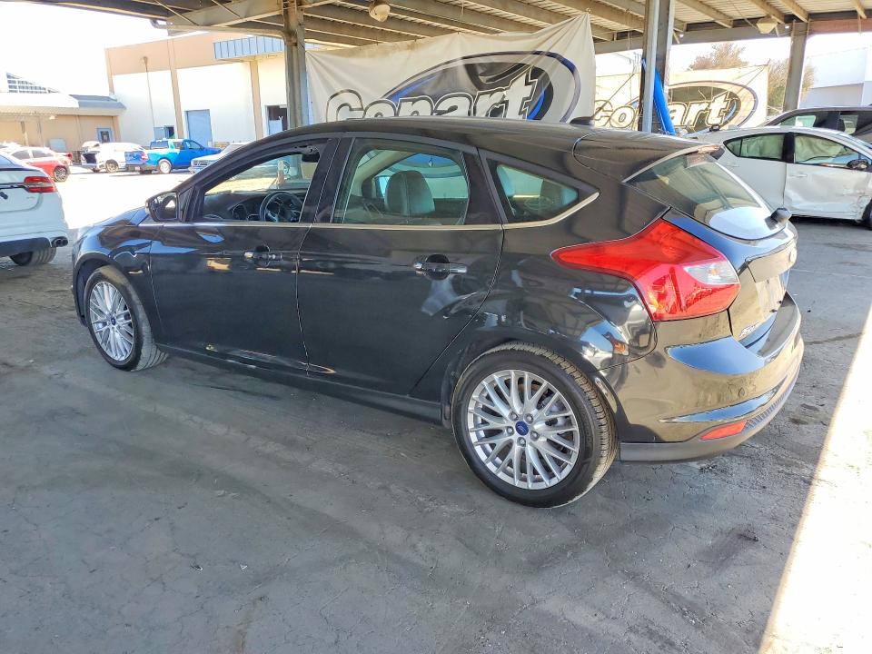 2013 Ford Focus მანქანა იყიდება აუქციონზე, vin: 1FADP3N20DL382596, აუქციონის ნომერი: 71055386