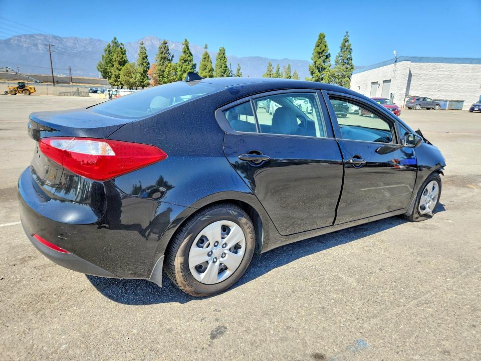 2015 Kia Forte მანქანა იყიდება აუქციონზე, vin: KNAFK4A68F5375058, აუქციონის ნომერი: 68630726