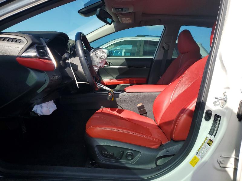 67679726 :رقم المزاد ، 4T1KZ1AK8MU053222 vin ، 2021 Toyota Camry مزاد بيع