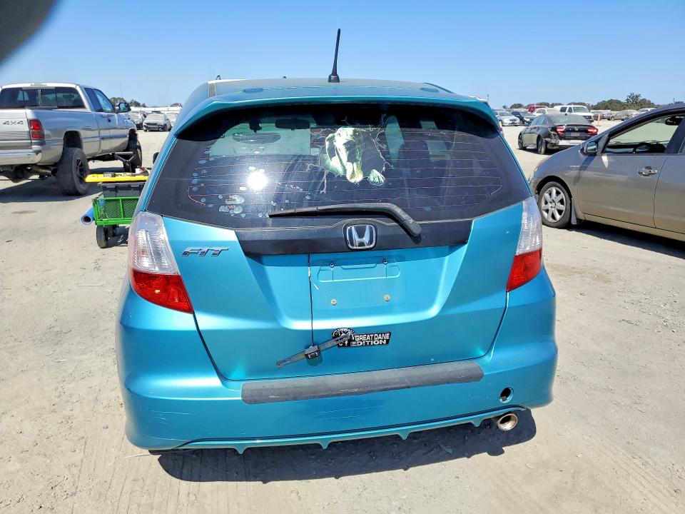 2013 Honda Fit მანქანა იყიდება აუქციონზე, vin: JHMGE8H50DC050575, აუქციონის ნომერი: 69034006