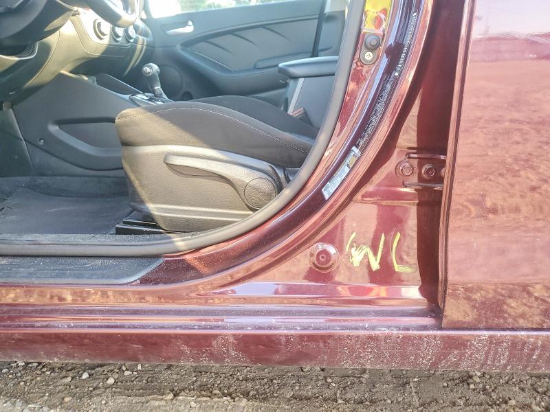 66515666 :رقم المزاد ، 3KPFK4A76HE123652 vin ، 2017 Kia Forte مزاد بيع