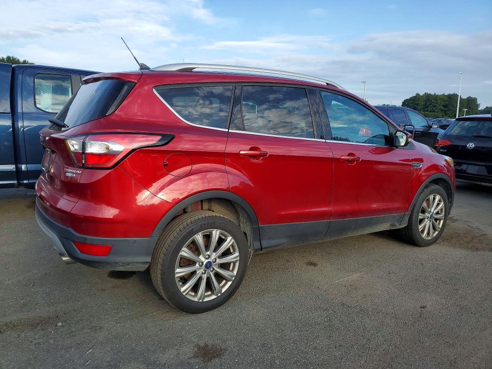 Продаж на аукціоні авто 2018 Ford Escape, vin: 1FMCU9J95JUC83973, номер лоту: 69321456