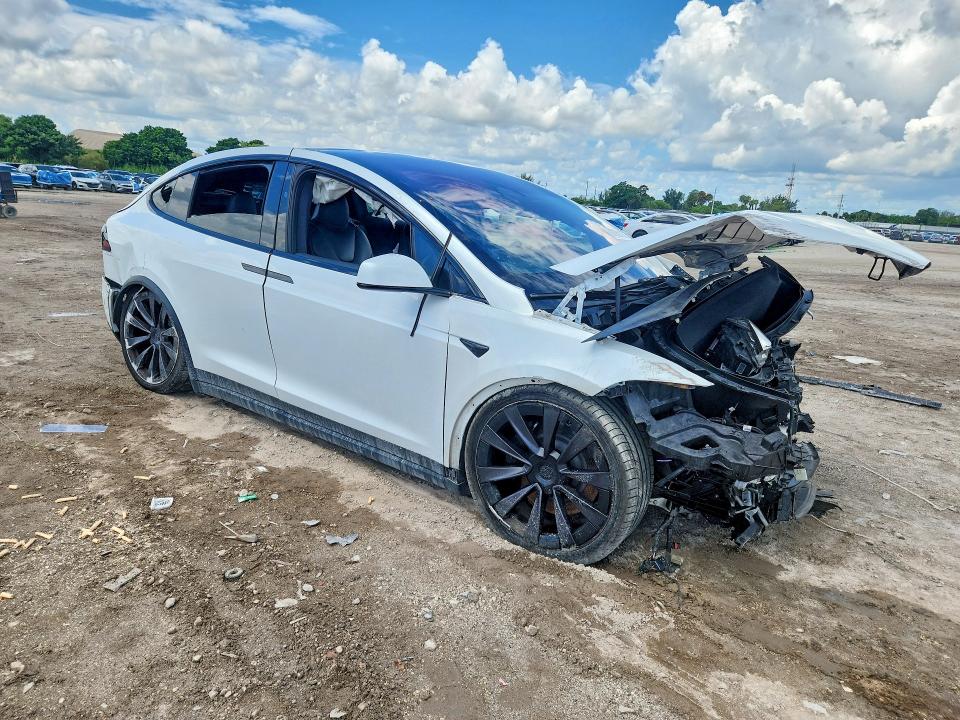 67982056 :رقم المزاد ، 7SAXCDE57NF364445 vin ، 2022 Tesla Model X مزاد بيع