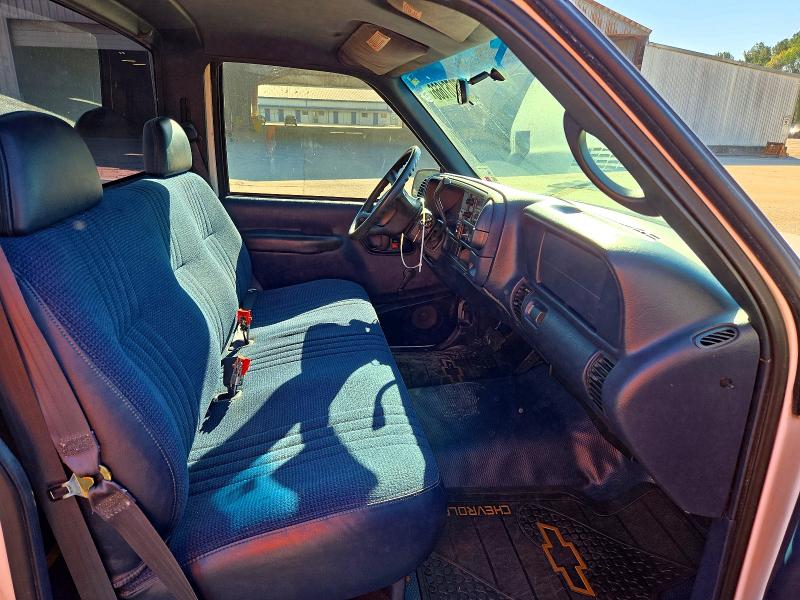 Продажа на аукционе авто 1998 Chevrolet Gmt-400, vin: 1GCEC14W8WZ274617, номер лота: 70761666