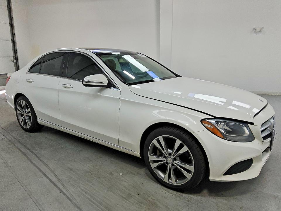 Продажа на аукционе авто 2017 Mercedes-benz C, vin: 55SWF4KB7HU194083, номер лота: 70020616