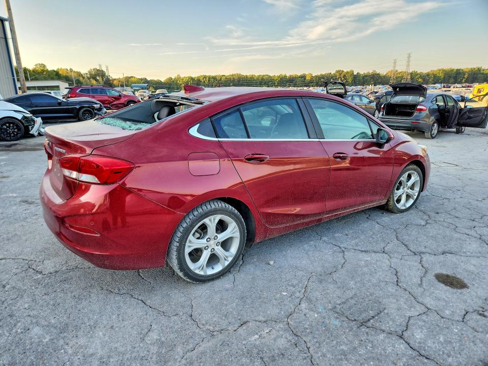 68341646 :رقم المزاد ، 1G1BF5SM7K7105089 vin ، 2019 Chevrolet Cruze مزاد بيع