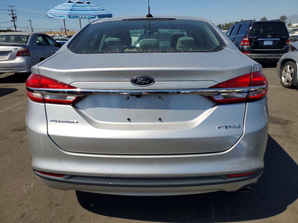 71298146 :رقم المزاد ، 3FA6P0UU7JR273575 vin ، 2018 Ford Fusion مزاد بيع