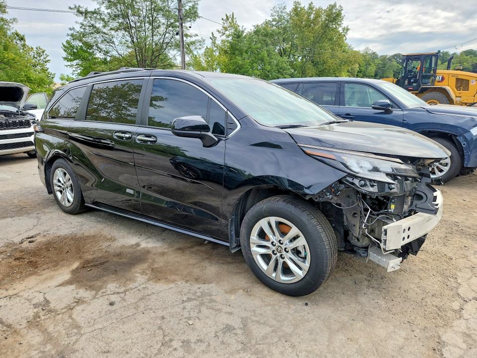 Продажа на аукционе авто 2023 Toyota Sienna, vin: 5TDCSKFC6PS106268, номер лота: 69499736