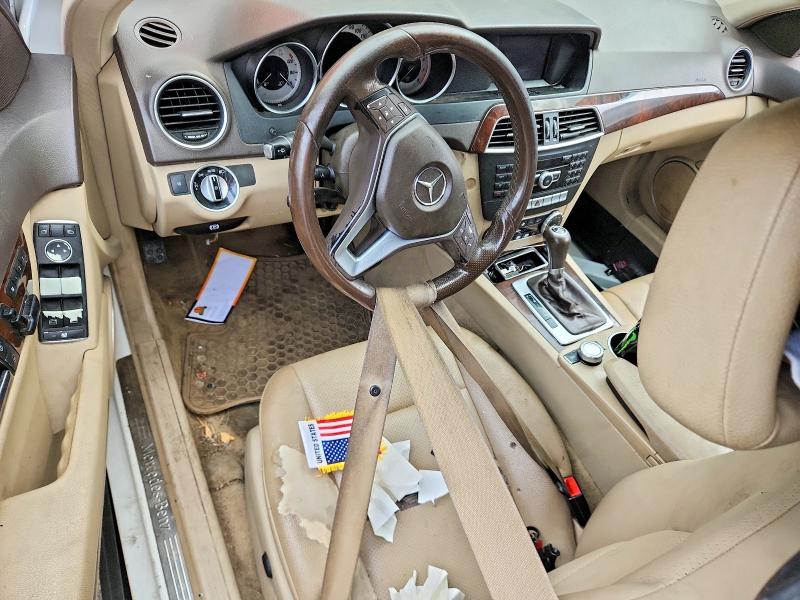 2014 Mercedes-benz C მანქანა იყიდება აუქციონზე, vin: WDDGF8AB4EA947609, აუქციონის ნომერი: 68396036