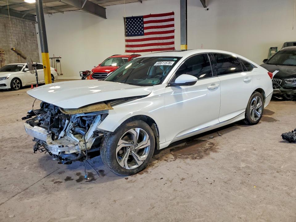 Продажа на аукционе авто 2018 Honda Accord, vin: 1HGCV1F57JA083267, номер лота: 68611576