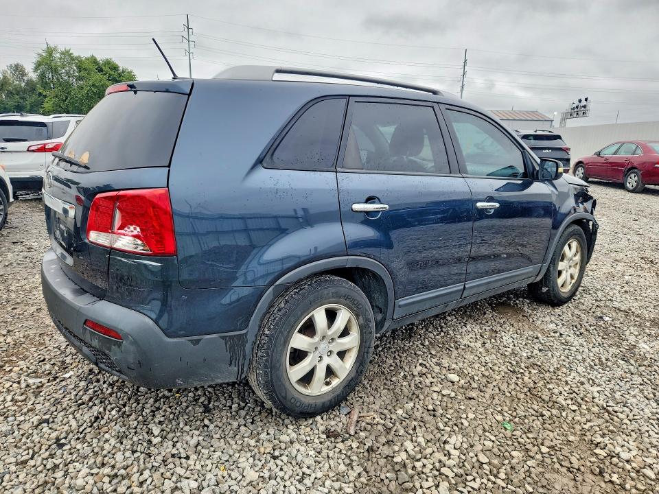 69051286 :رقم المزاد ، 5XYKT3A12BG084215 vin ، 2011 Kia Sorento مزاد بيع