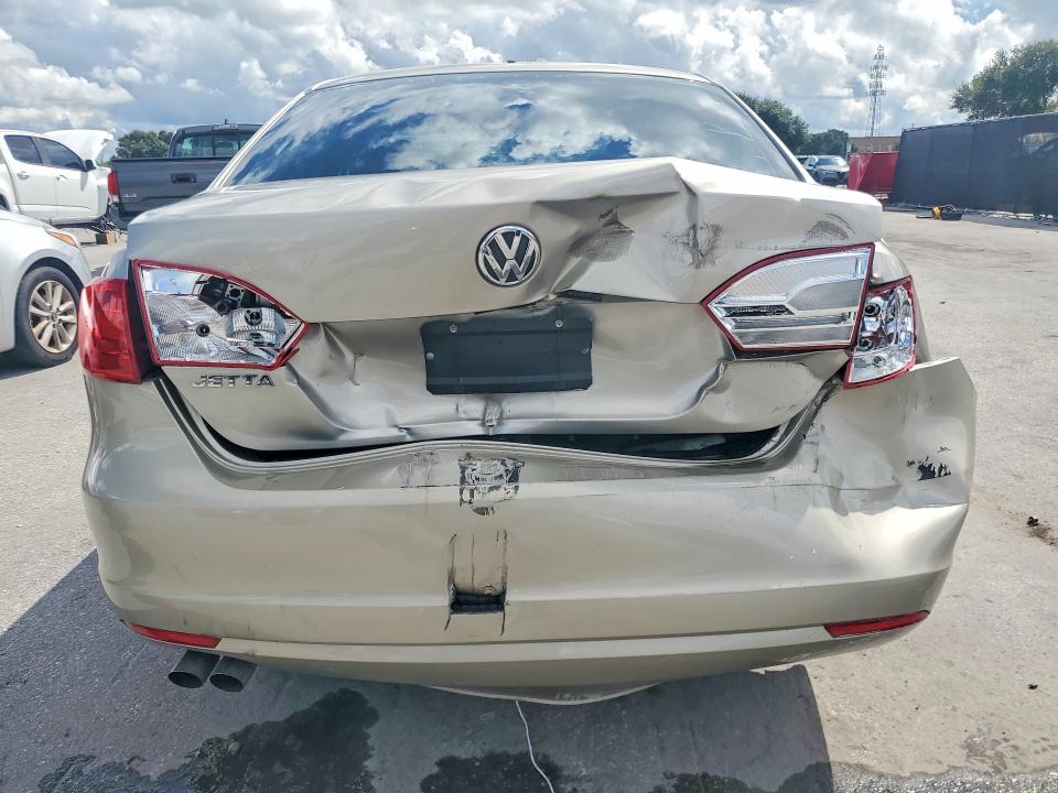 69884276 :رقم المزاد ، 3VW2K7AJXEM255047 vin ، 2014 Volkswagen Jetta مزاد بيع