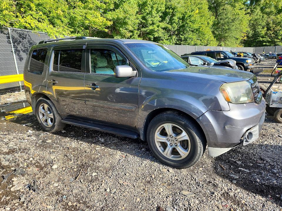 70256486 :رقم المزاد ، 5FNYF4H47CB008697 vin ، 2012 Honda Pilot مزاد بيع