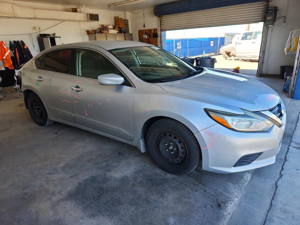 Продаж на аукціоні авто 2018 Nissan Altima, vin: 1N4AL3AP2JC234851, номер лоту: 68545106