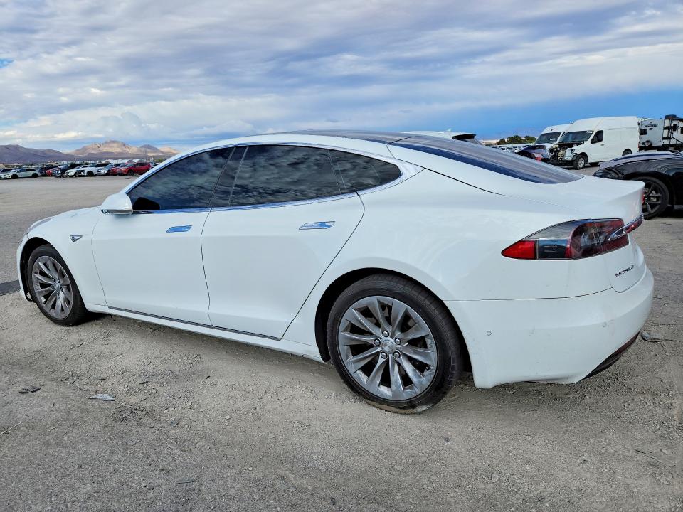 70273366 :رقم المزاد ، 5YJSA1E12GF160664 vin ، 2016 Tesla Model S مزاد بيع