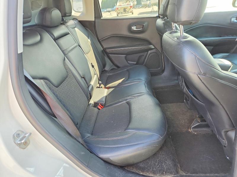 68416596 :رقم المزاد ، 3C4NJDBB4JT103726 vin ، 2018 Jeep Compass مزاد بيع