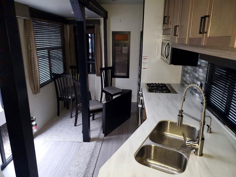 69330056 :رقم المزاد ، 4YDT39F29LW260428 vin ، 2020 Keystone Rv Other مزاد بيع
