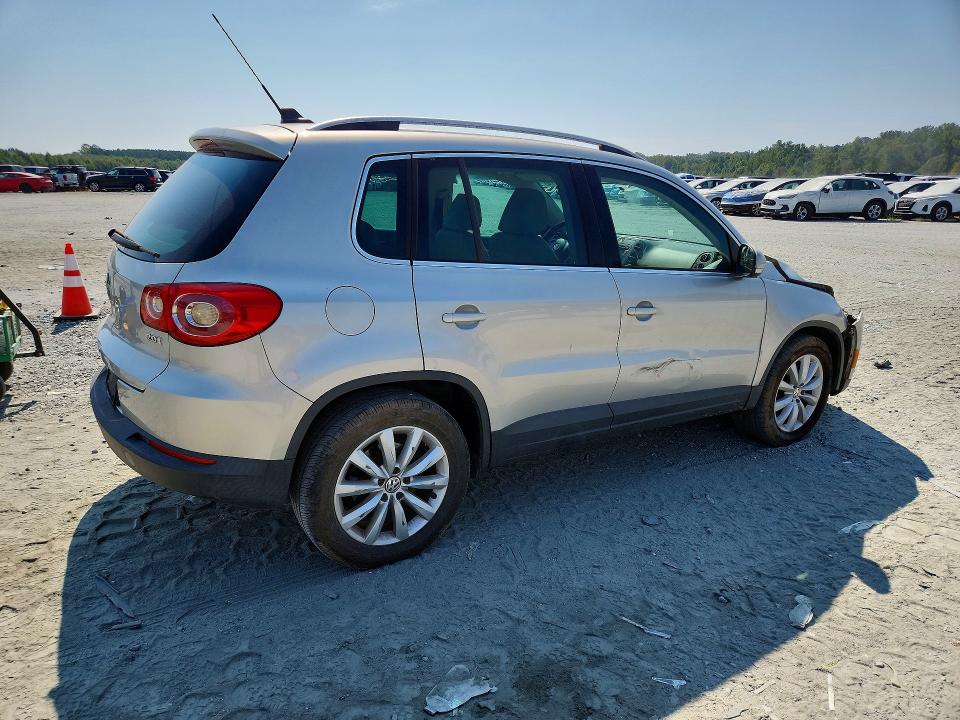 Продажа на аукционе авто 2011 Volkswagen Tiguan, vin: WVGAV7AX8BW522364, номер лота: 69748676