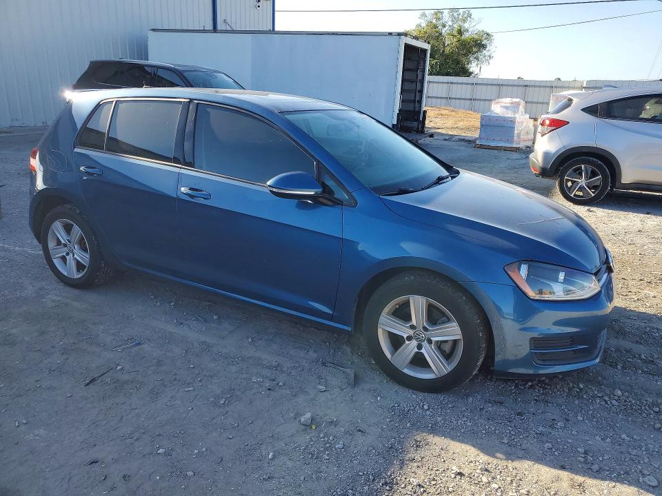 69392196 :رقم المزاد ، 3VW217AUXHM072040 vin ، 2017 Volkswagen Golf مزاد بيع