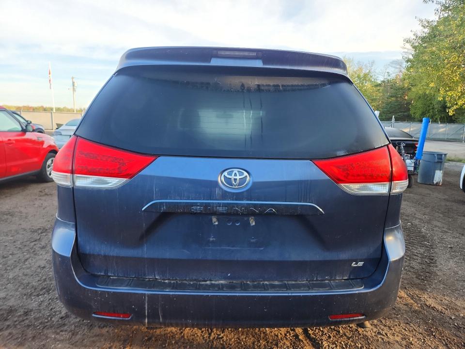 66984056 :رقم المزاد ، 5TDKK3DCXES525452 vin ، 2014 Toyota Sienna مزاد بيع